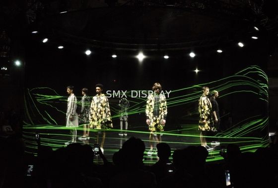 Qualidade Transparência viva invisível da projeção 78% do holograma da tela de malha do holograma 3D Fábrica