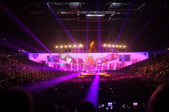 Qualidade Tela holográfica da tela branca do véu para o casamento do holograma e o lançamento do produto Fábrica